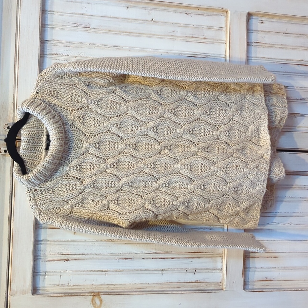 H&M ivory color cable knit sweater. Sz Small
